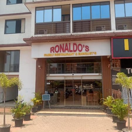 Ronaldos Old Goa Hotel ปณชี ภายนอก รูปภาพ